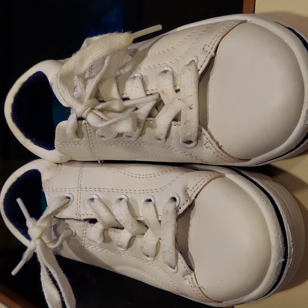 Girls skechers